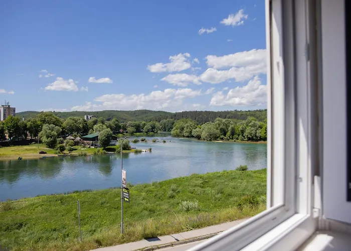 モーテル New Sanatron