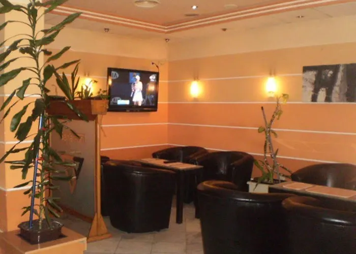 モーテル New Sanatron 2*